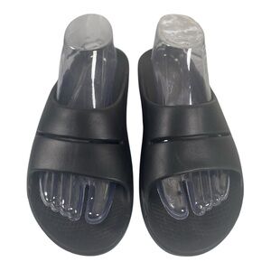 OOFOS Black Women's Sandals
